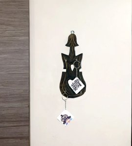Guitar, Heart in center wooden hanging keystand / key rack for walls of your home and offices (black)