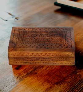 Wooden ideal decorative vintage handcrafted jewellery box/ jewellery keeper specially for women